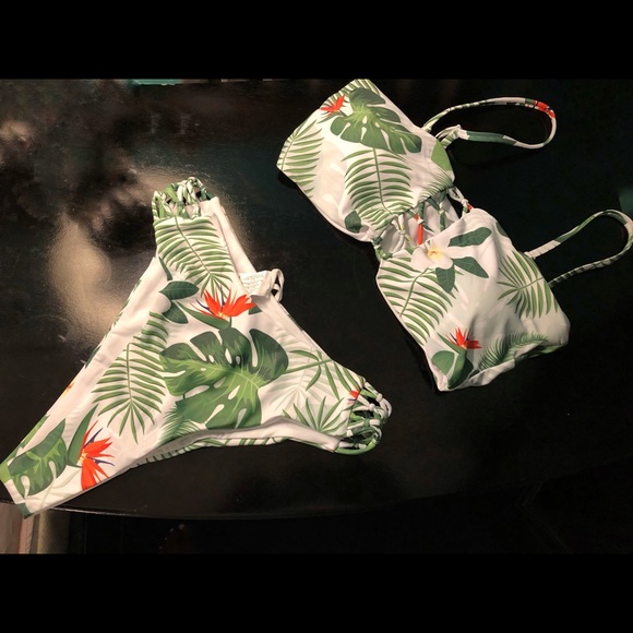 Women’s Bikini Style Swimsuit - Picture 2 of 5